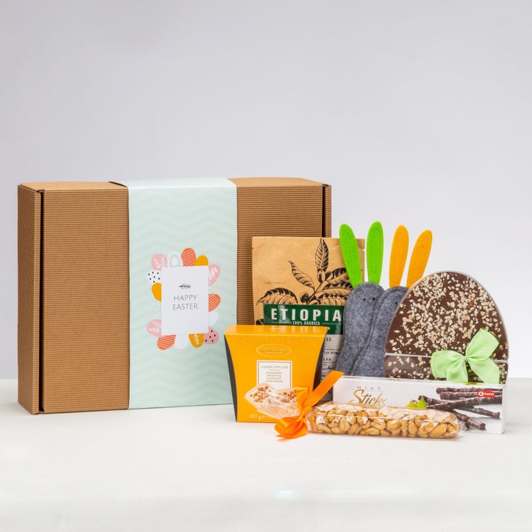 Wielkanocny box w brązowym pudełku kraft z kawą Excelcium Tradition i czekoladkami Carletti