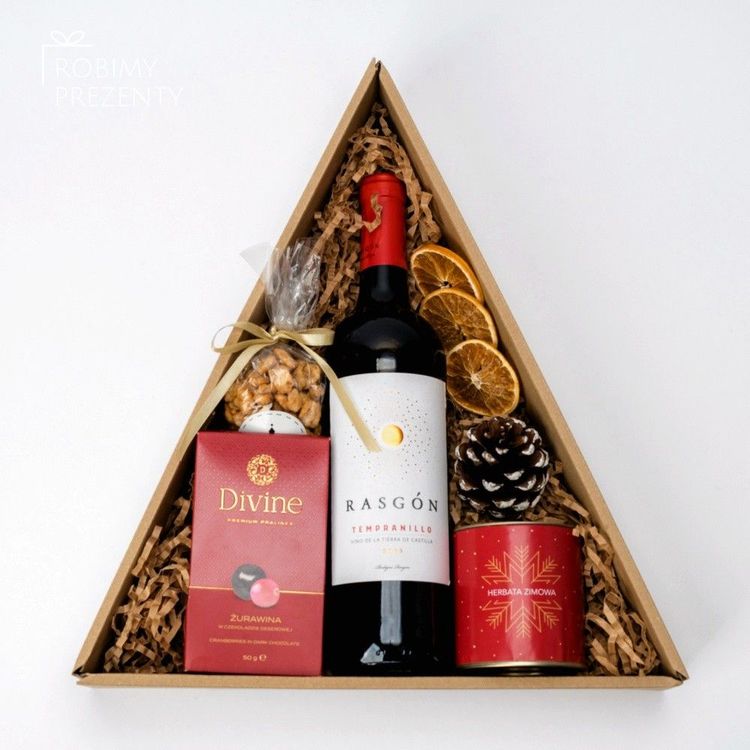 Świąteczny zestaw w trójkątnym pudełku kraft z winem Rasgón i czekoladą Divine Chocolate