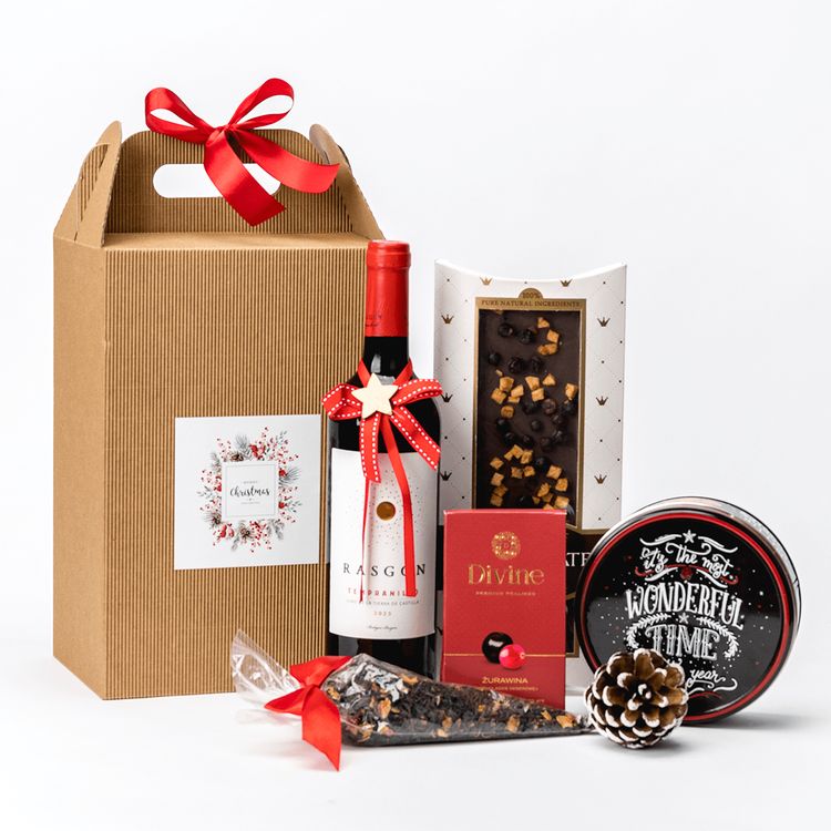 Świąteczna torba papierowa kraft z uchwytami, czerwone wino Rasgón, czekolada Divine Chocolate i herbata