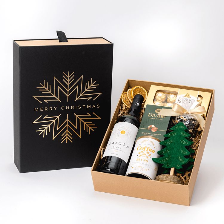 Świąteczne brązowe pudełko kraft z czarną wstążką, winem Syrah i Ferrero Rocher